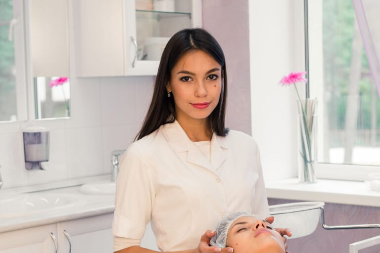 woman-cosmetologist-to-work-in-beauty-salon-PXUH8BP